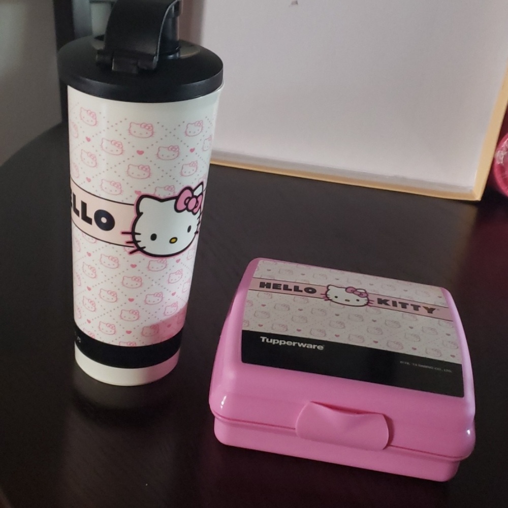 Tupperware 'Lunch Set Quilted Hello Kitty " - Picture 4 of 5